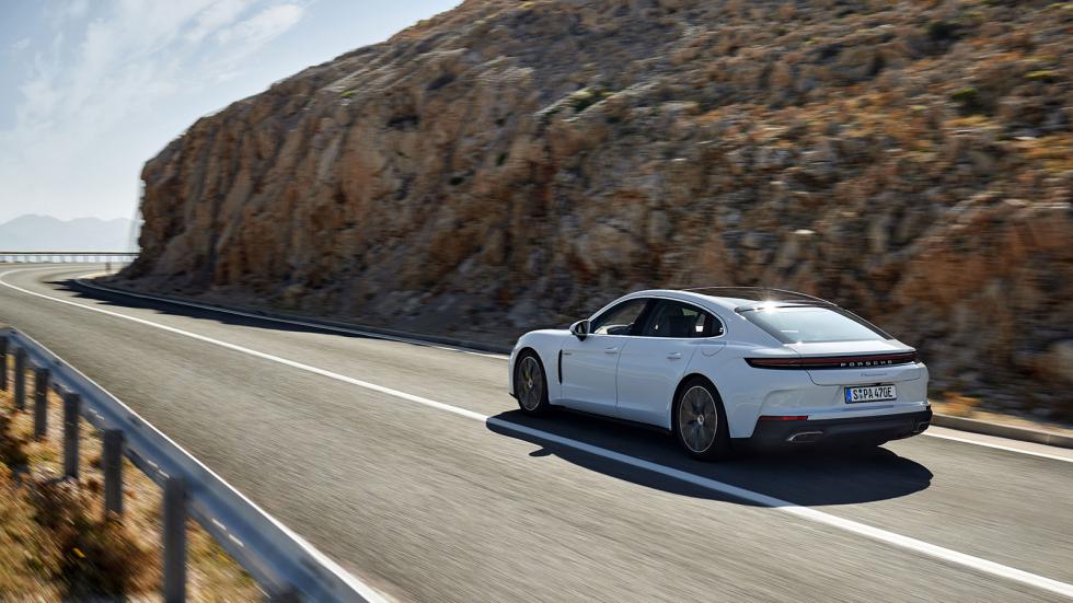 Έφτασε η νέα Plug-in υβριδική έκδοση της Porsche Panamera 